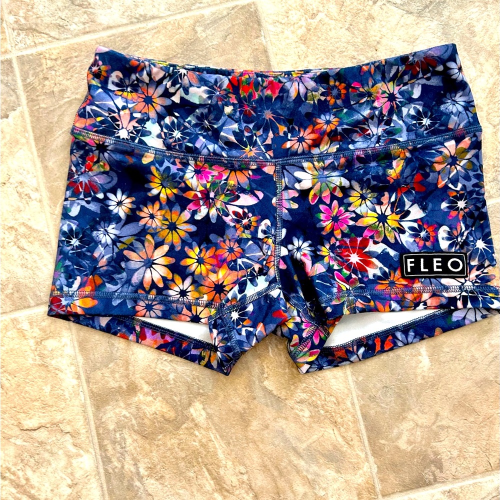 FLEO shorts 3.25